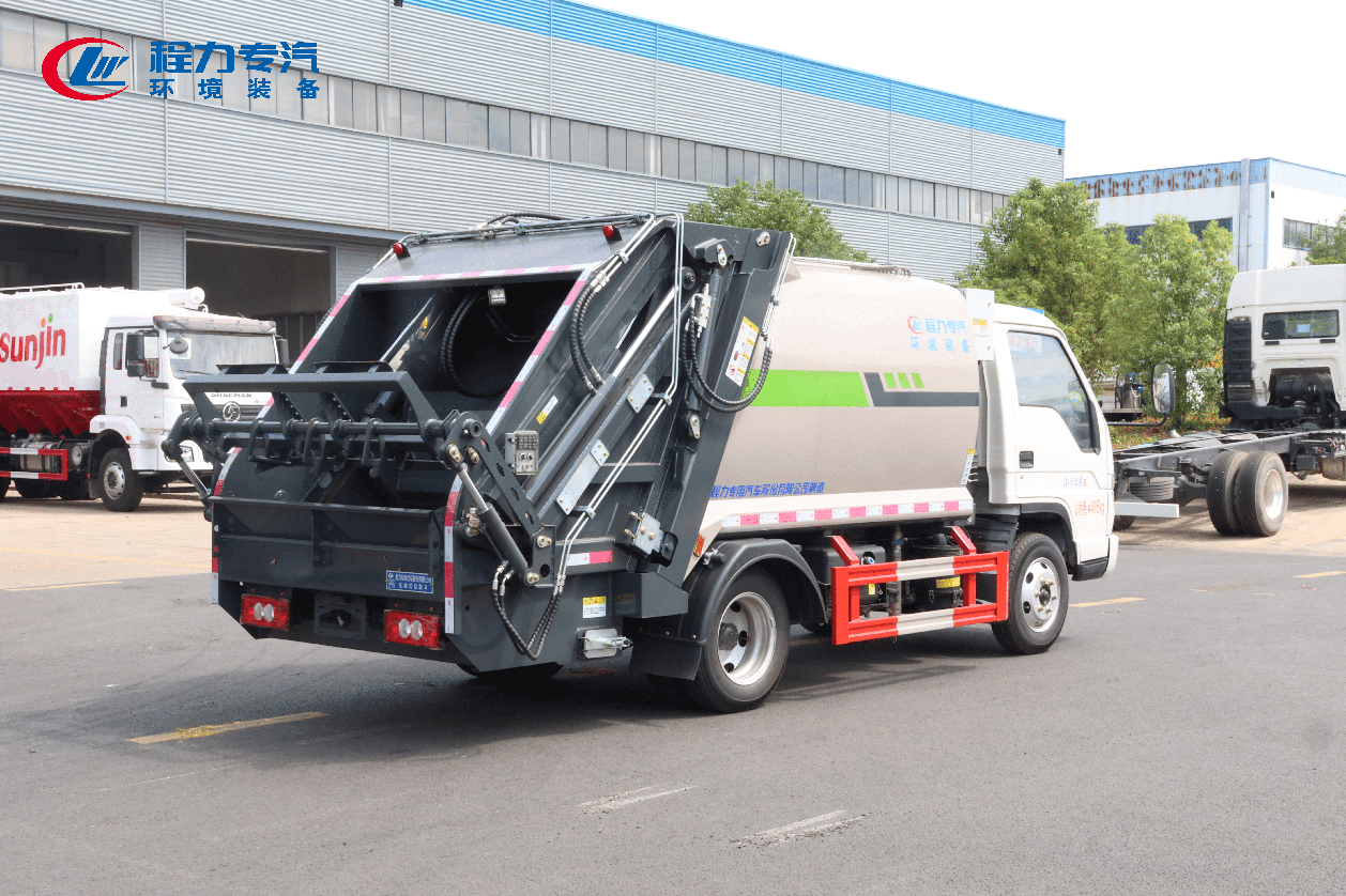 福田小卡之星3弧形箱體壓縮垃圾車