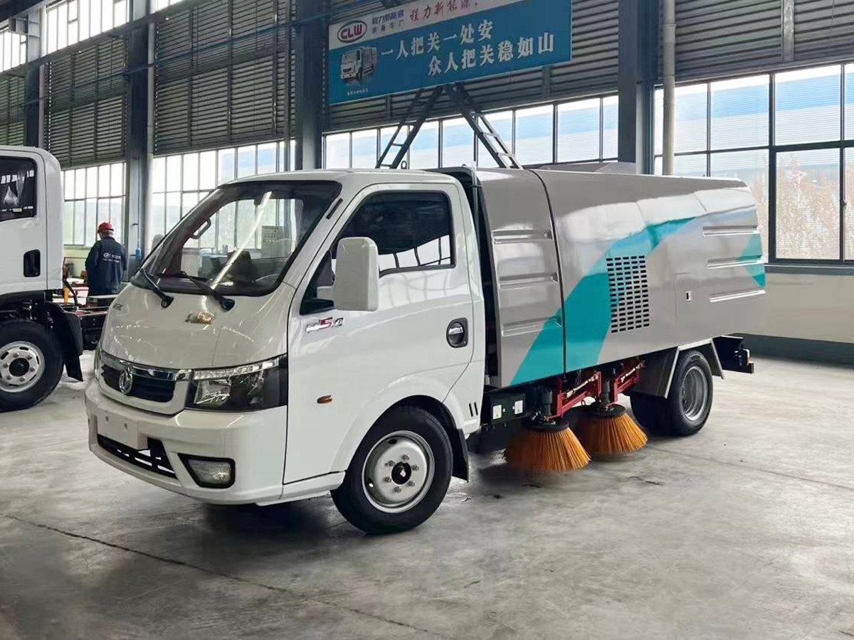 東風途逸純電動掃路車