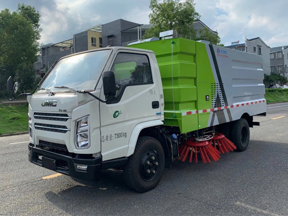 江鈴凱銳掃路車