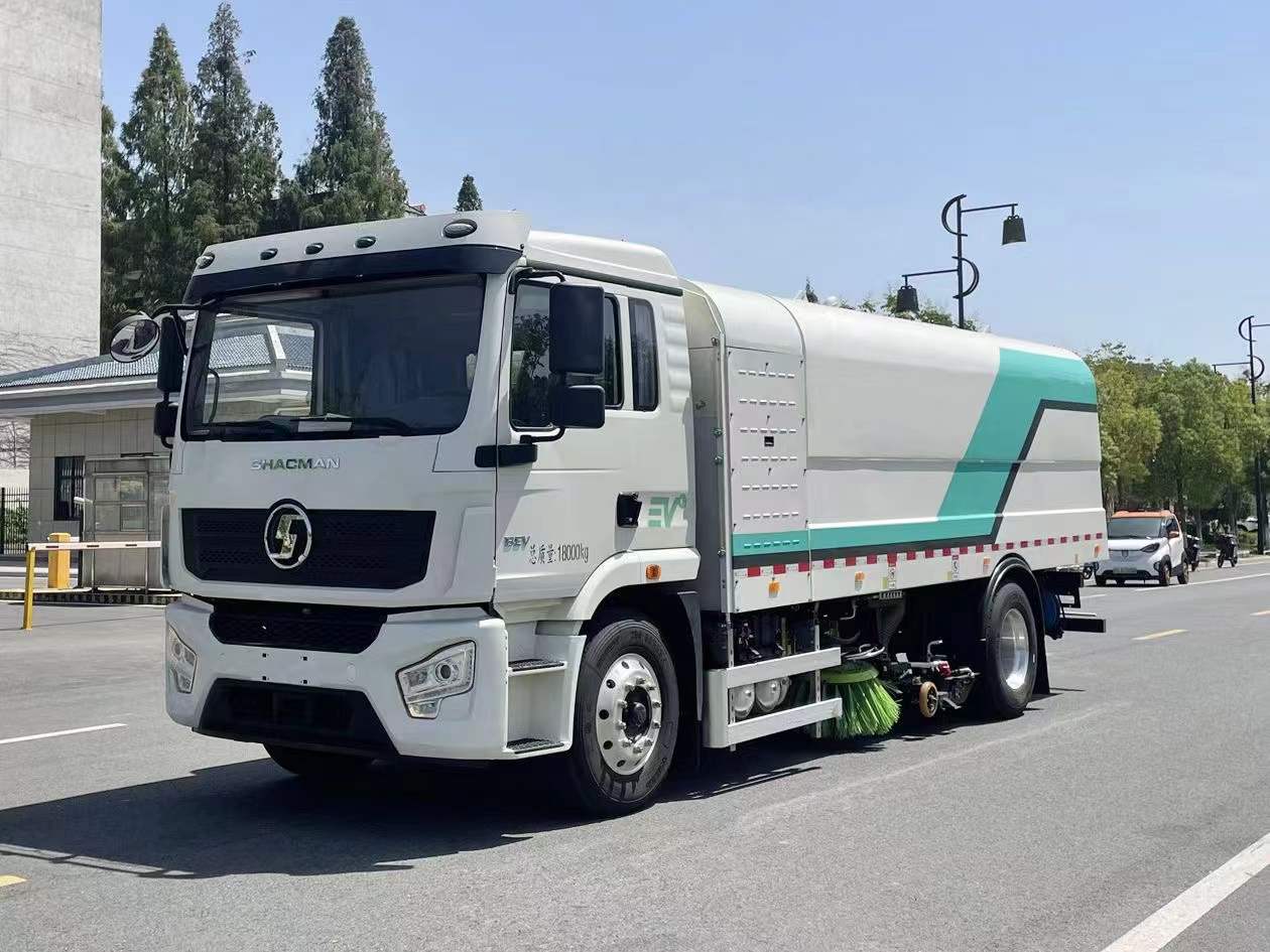 陜汽德龍純電動(dòng)洗掃車