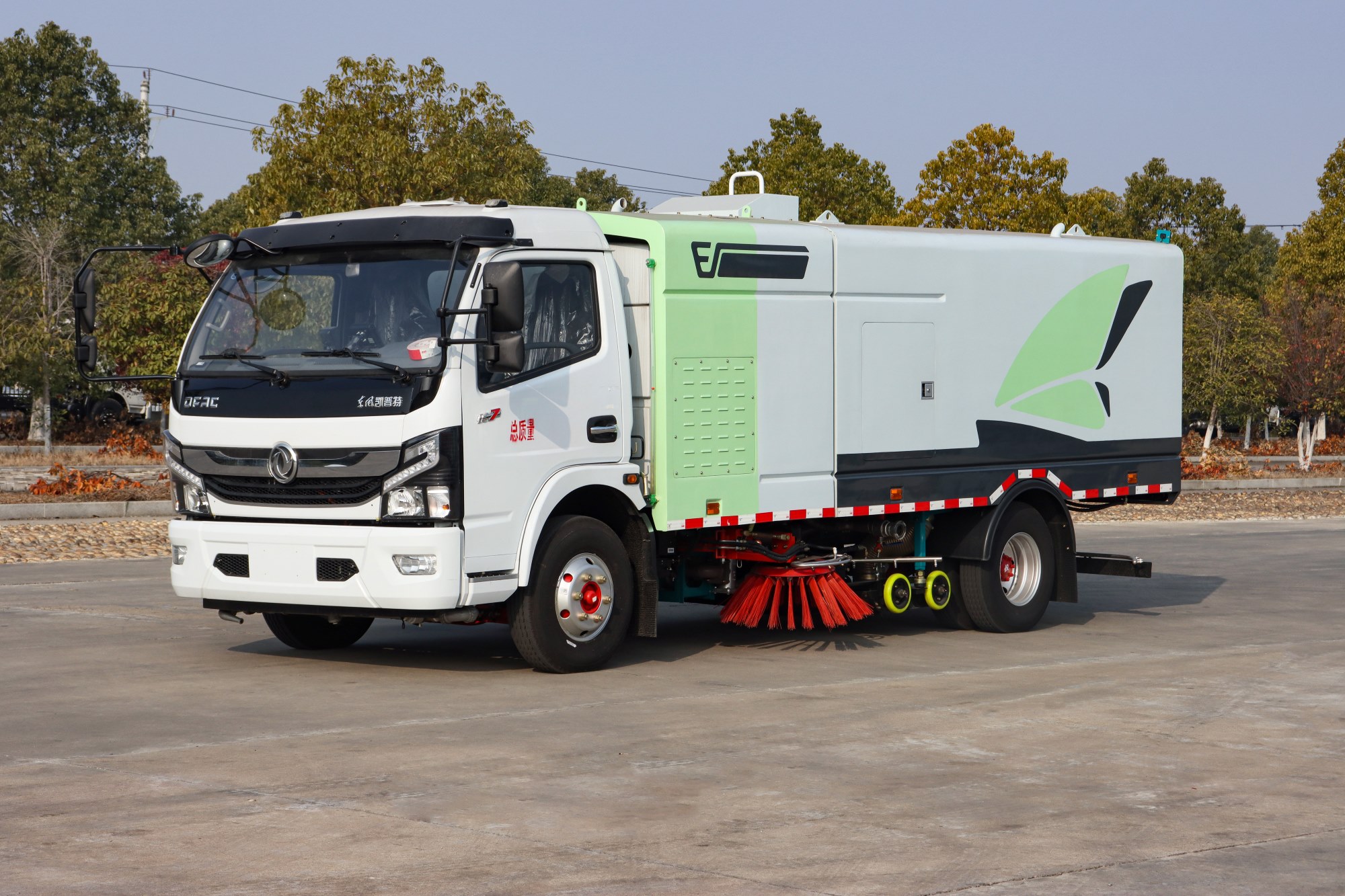 東風(fēng)凱普特純電動(dòng)洗掃車