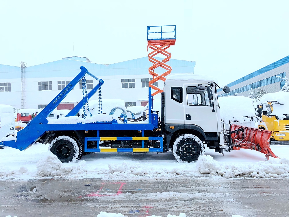 東風T3擺臂垃圾車帶推雪鏟設備